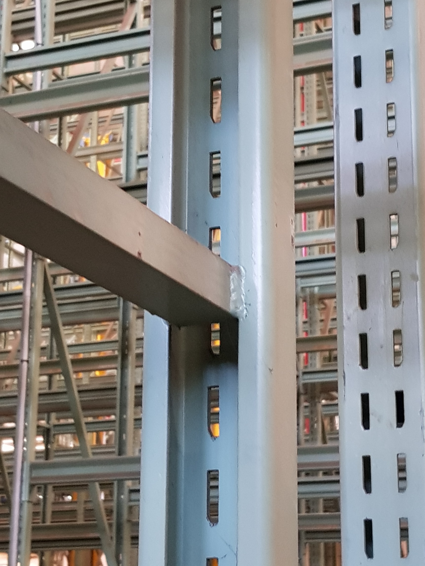 Rafturi marfa paletizată